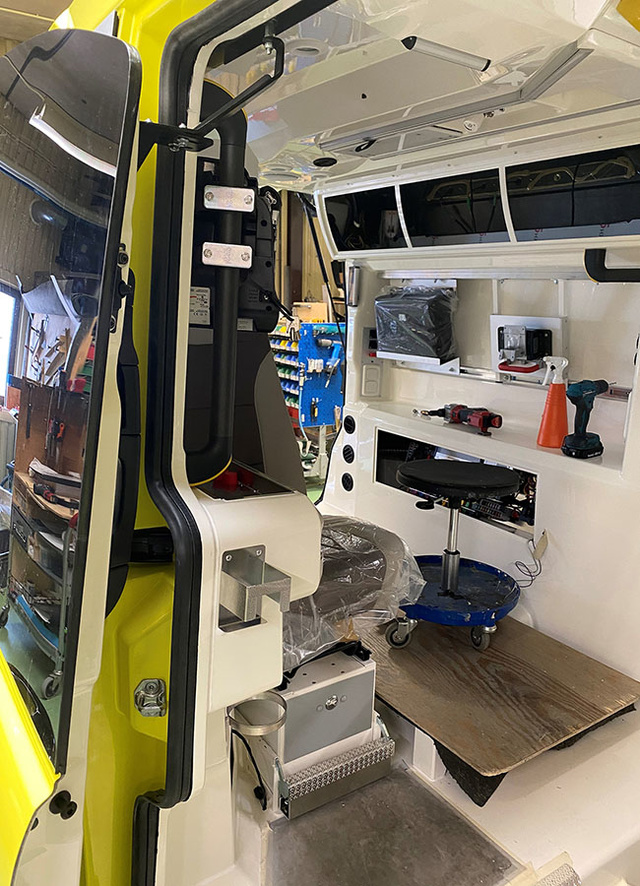 hammerglass_ref_ambulance_volvo-xc90_nilsson-special-vehicles_01_650x900-8 - Hammerglass Schweiz